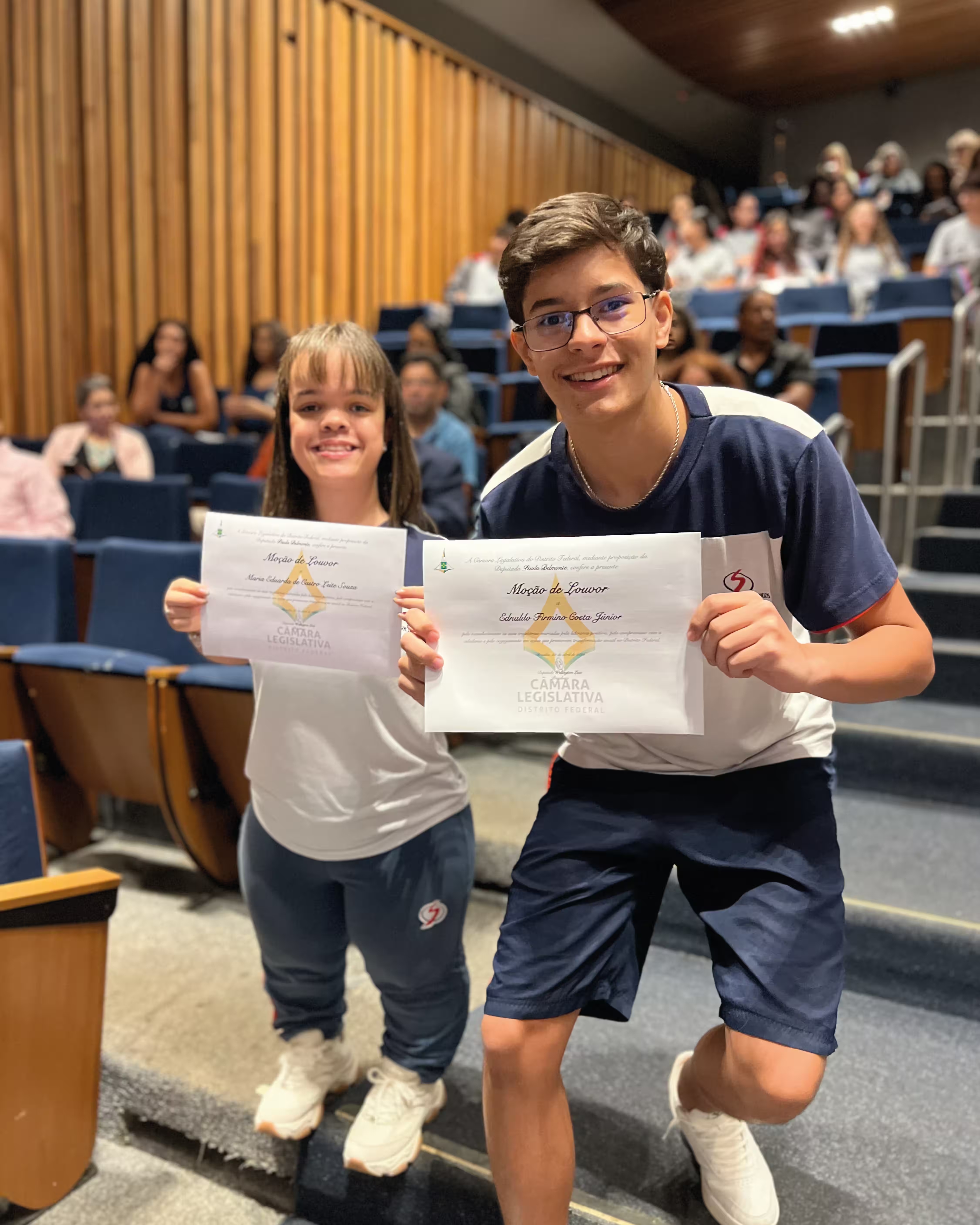 Estudantes do Colégio Salesiano Núcleo Bandeirante são homenageados na Câmara Legislativa do DF
