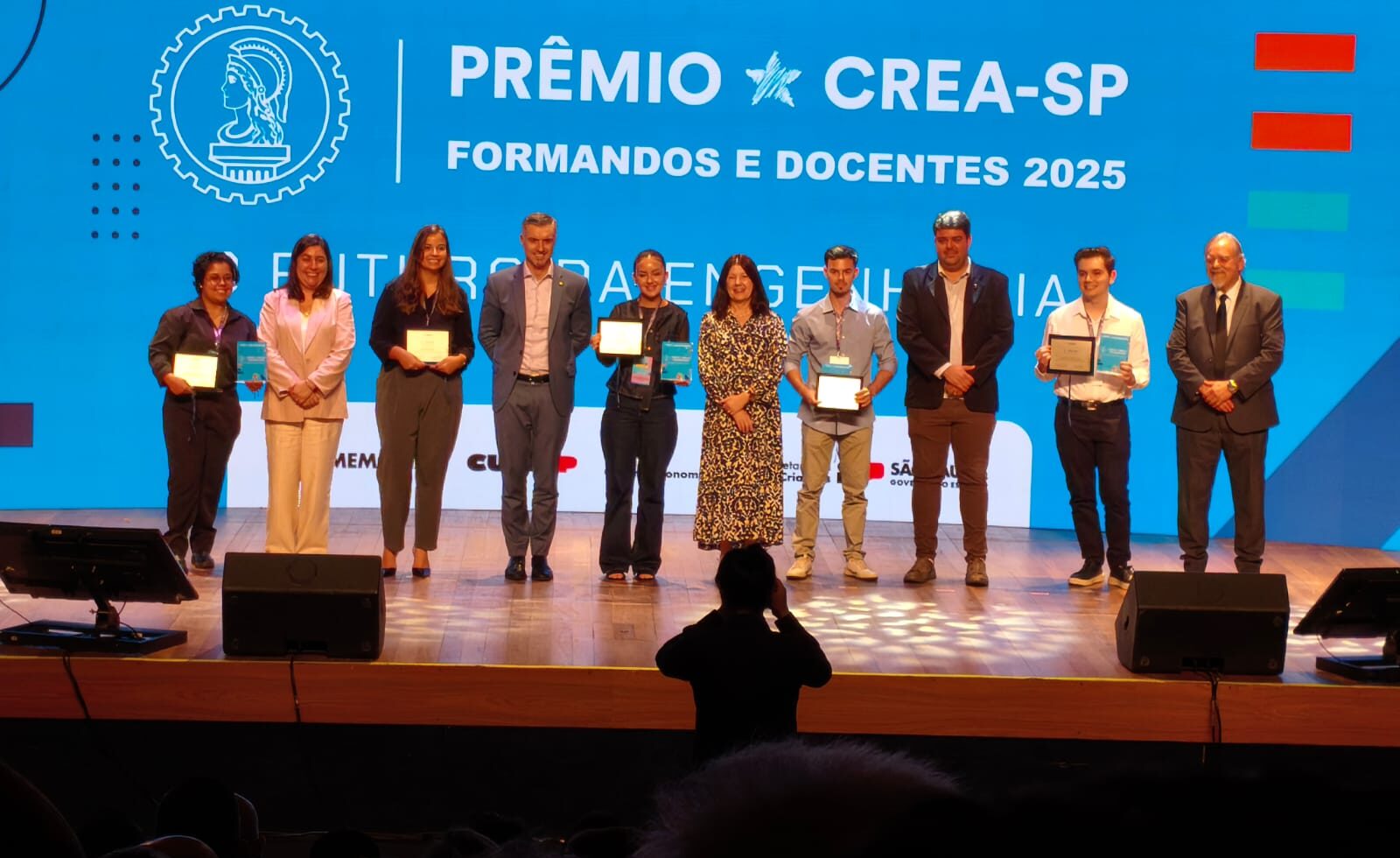 Alunos e professores do UNISAL são homenageados no 29º Prêmio CREA-SP de Formação Profissional