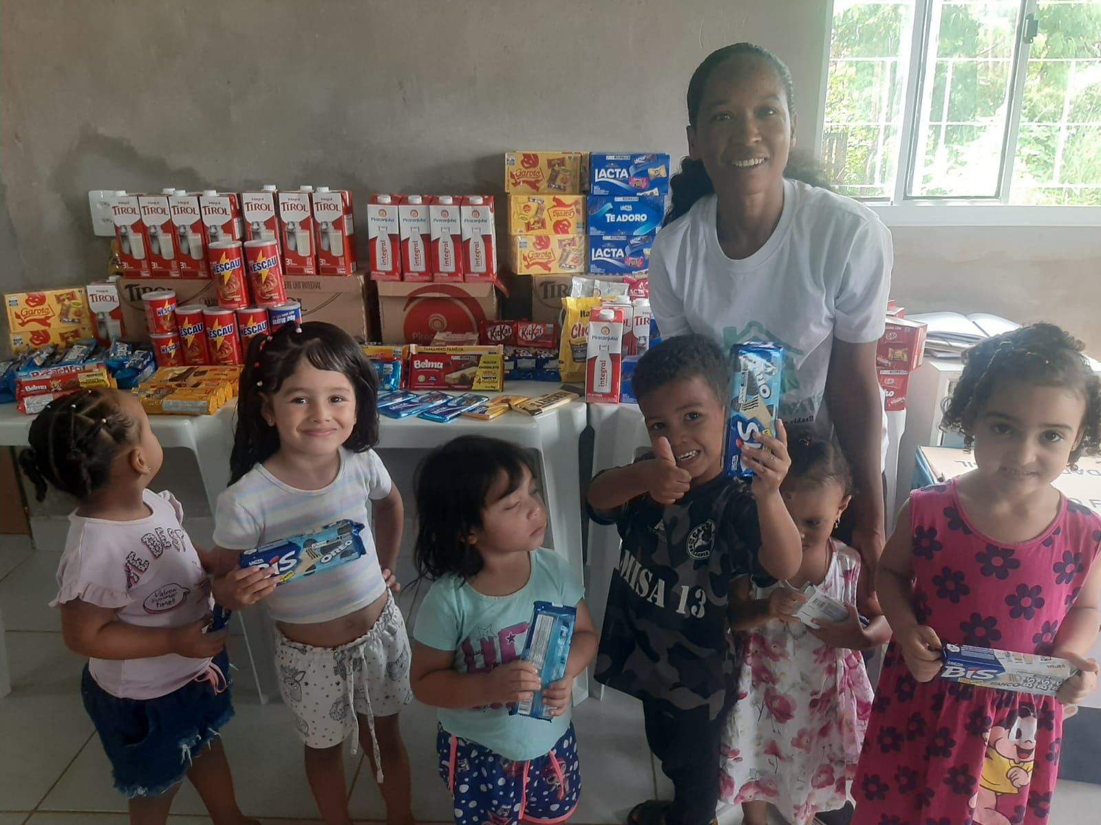 Páscoa Solidária: RSB e Instituto Casa das Artes levam doçura e esperança a crianças do Sol Nascente